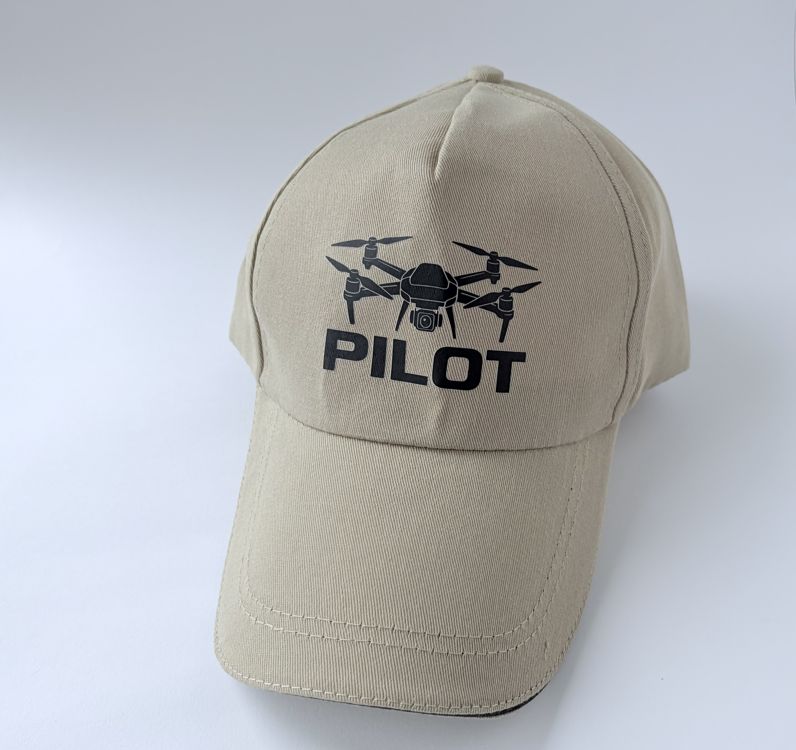 Cap Pilot mit Drohne